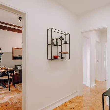 Zou - 3 Bedrooms, Office And Terrace In Alvalade