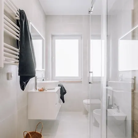 Zou - 3 Bedrooms, Office And Terrace In Alvalade Appartement *