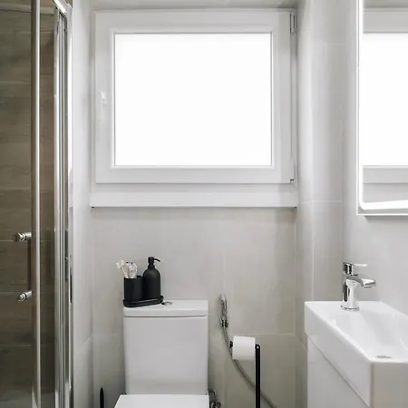 Zou - 3 Bedrooms, Office And Terrace In Alvalade 아파트 리스본