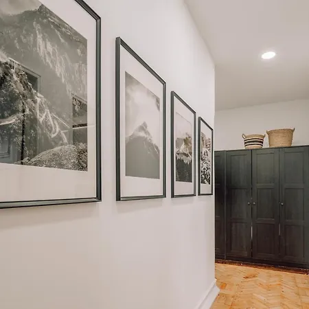 Zou - 3 Bedrooms, Office And Terrace In Alvalade アパート